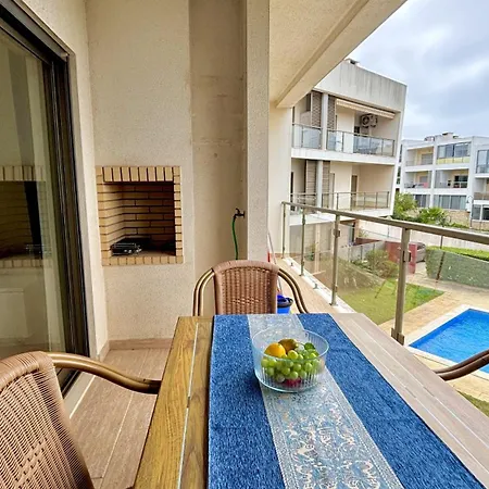 Shine With Pool By Homing Apartmán *
